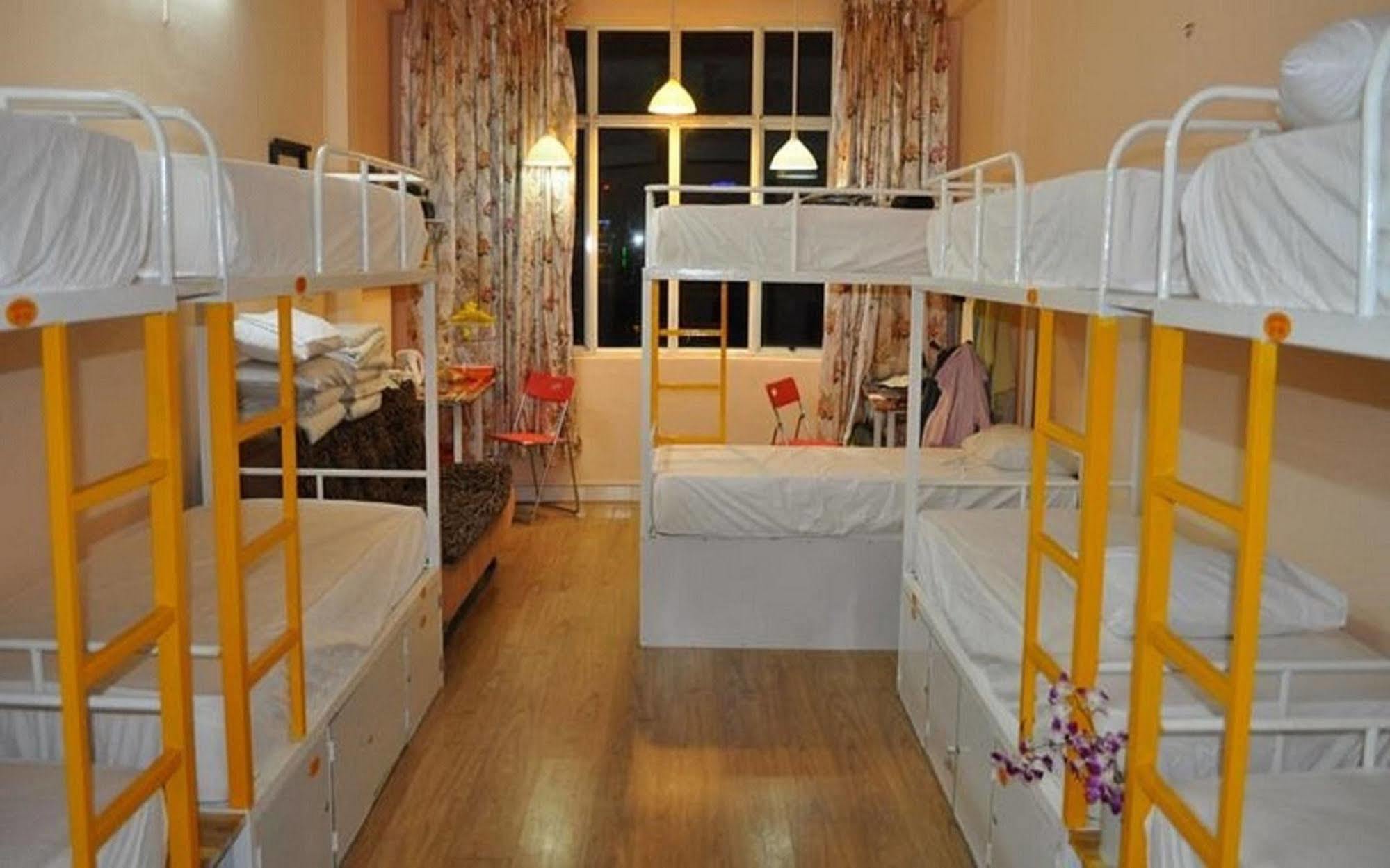Hotel Reddoorz @ Pham Ngu Lao Street 4 à Hô Chi Minh-Ville Extérieur photo